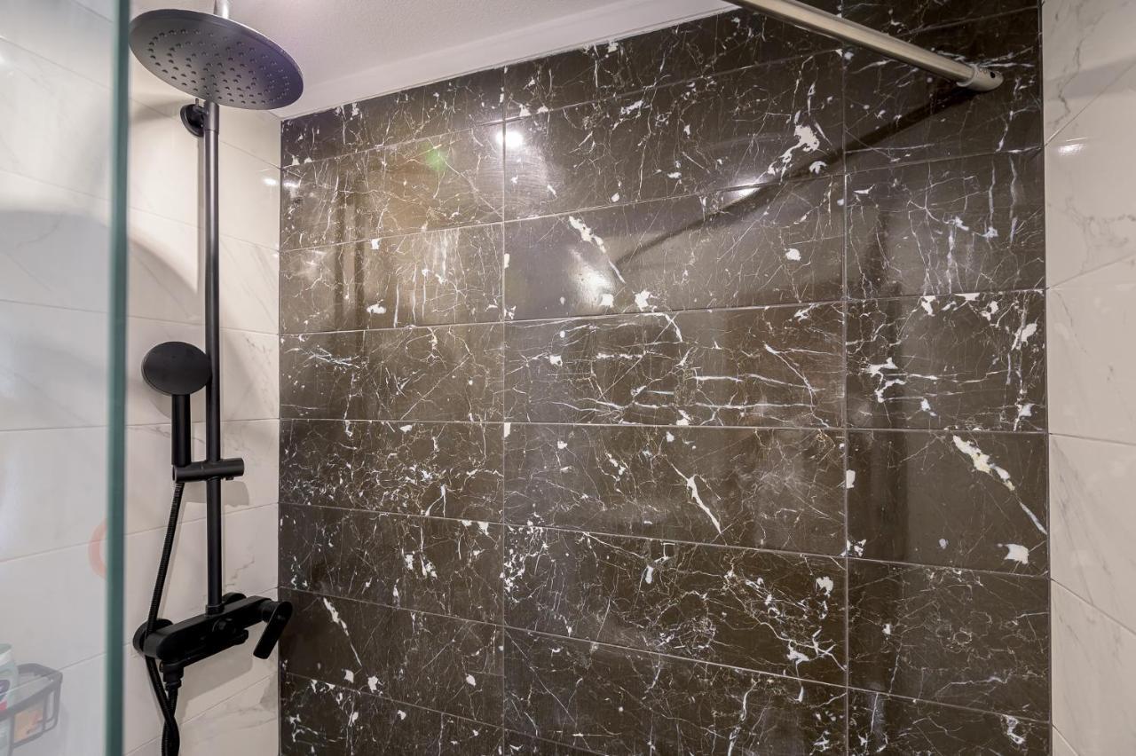 J&S Lux Central Suite 1 อเล็กซานโดรโพลิส ภายนอก รูปภาพ