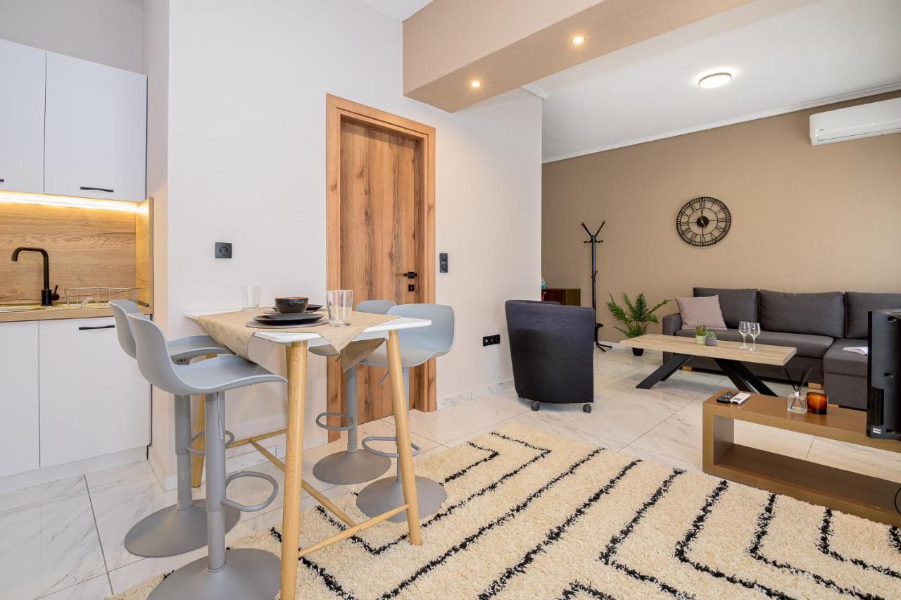 J&S Lux Central Suite 1 อเล็กซานโดรโพลิส ภายนอก รูปภาพ