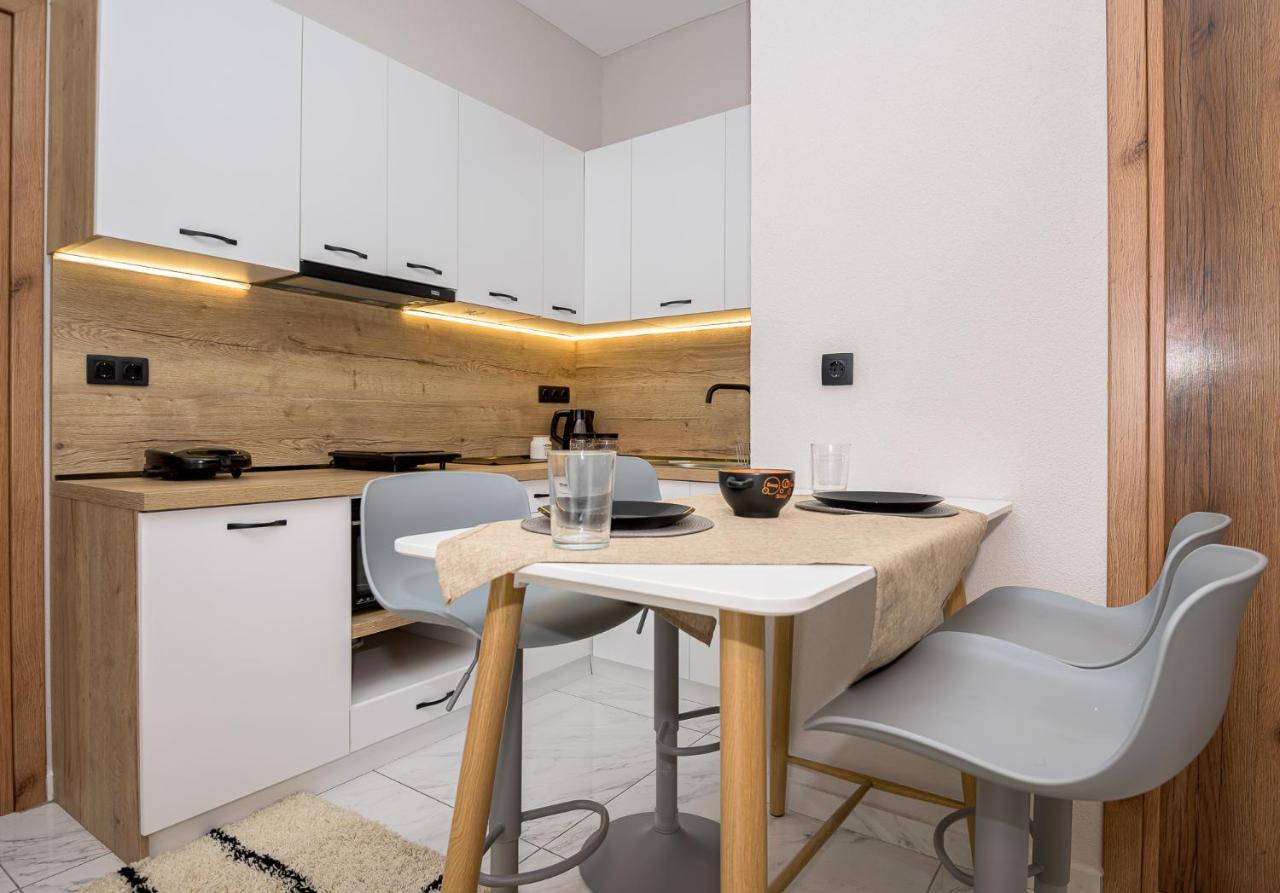 J&S Lux Central Suite 1 อเล็กซานโดรโพลิส ภายนอก รูปภาพ