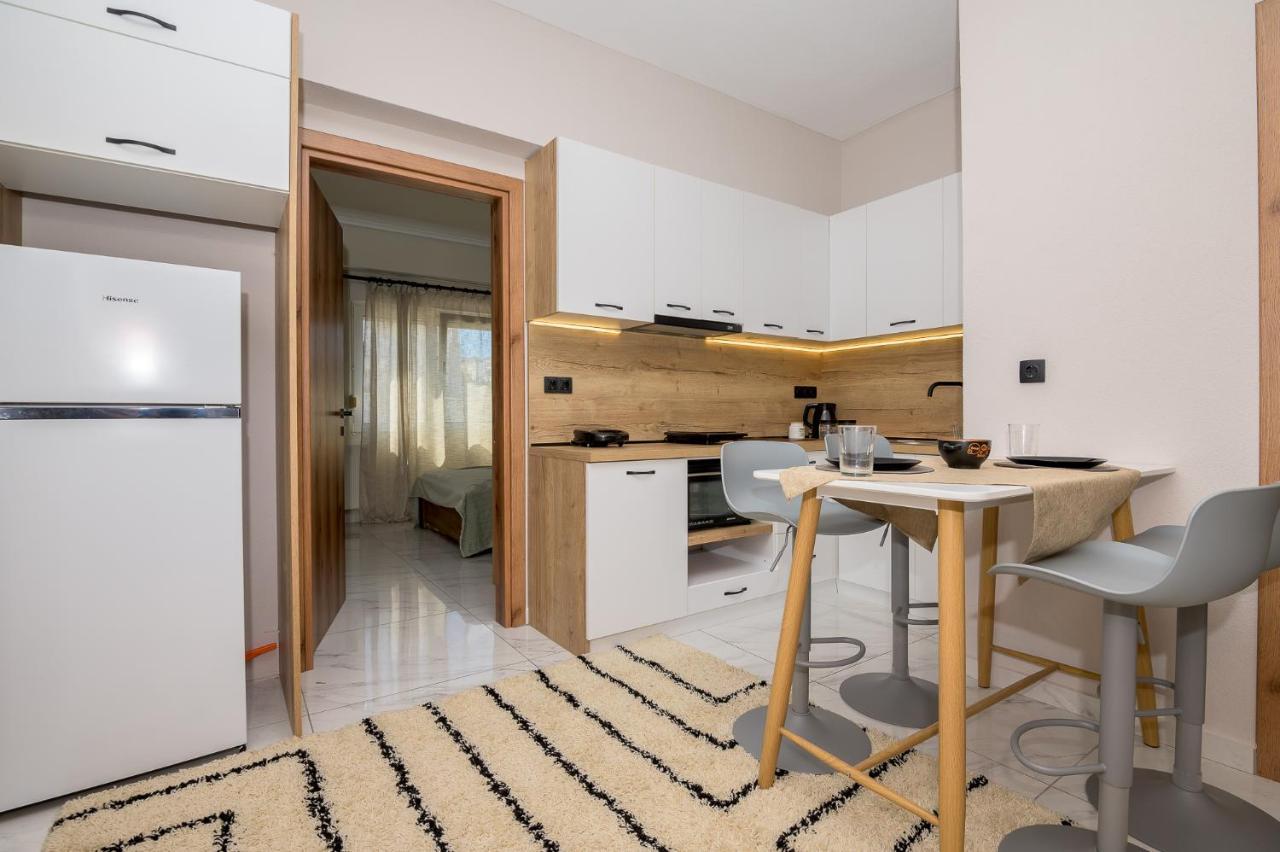 J&S Lux Central Suite 1 อเล็กซานโดรโพลิส ภายนอก รูปภาพ