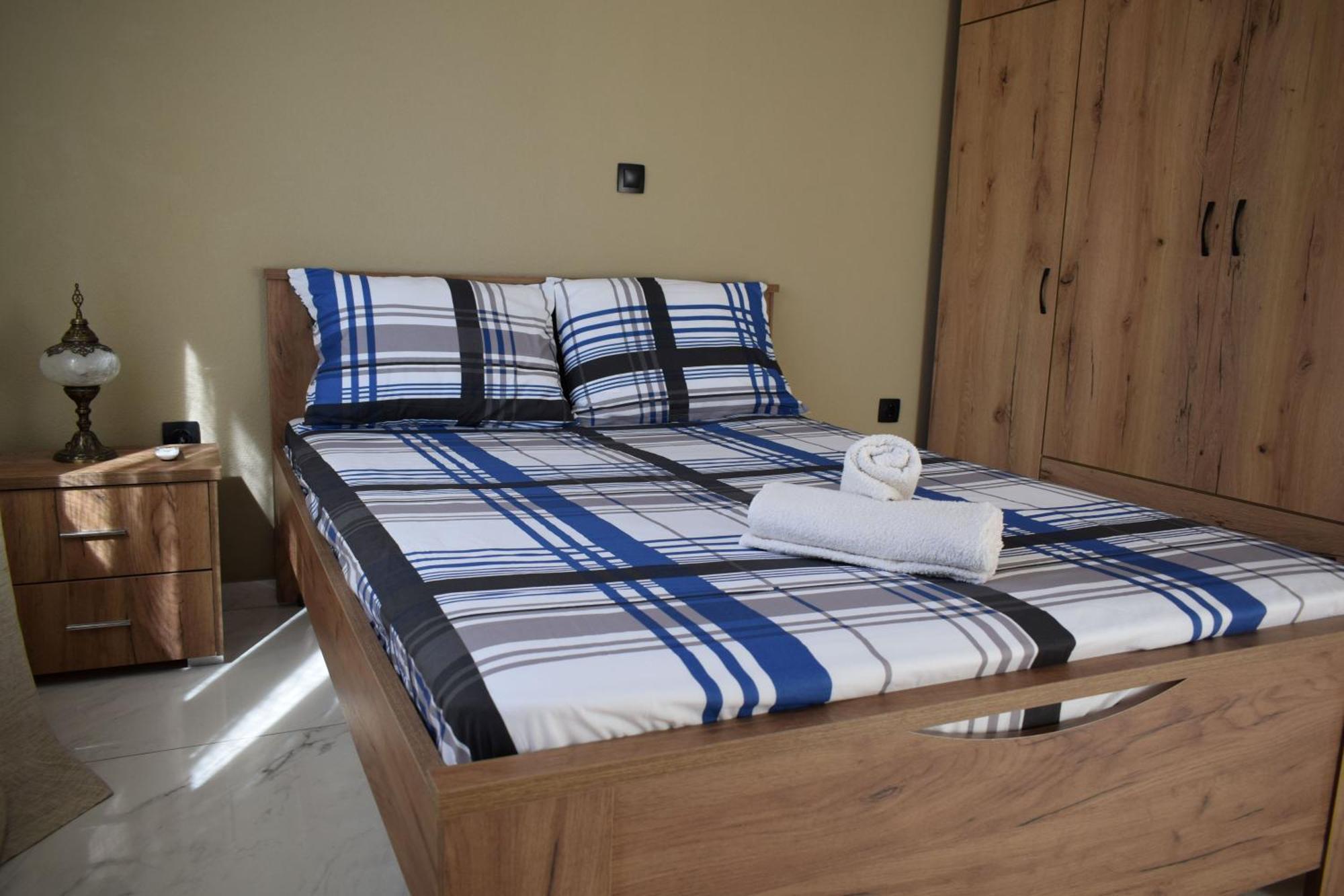J&S Lux Central Suite 1 อเล็กซานโดรโพลิส ภายนอก รูปภาพ